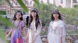 قناة اطفال ومواهب الفضائية كليب يارمضان نحبك للنجمات غلا وحنين وفاطمة Youtube Crown Crown Jewelry Jewelry