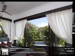 Cache Tringle Noir Et Rideau Blanc Comme Ca A L Exterieur De Ma Fenetre Pour Une Impression D Ouverture Plus Grande Rideaux Tringle Rideau Rideau Blanc