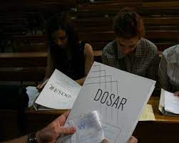 500 lei, pentru absolventii ciclului inferior al liceului sau ai scolilor de arte si meserii;600 lei, pentru absolventii de invatamant secundar superior sau invatamant postliceal;750 lei dintre cei aproape 28.000 de absolventi de liceu intrati in evidenta anofm, 812 primesc deja indemnizatia de somaj. Ce Acte Trebuie Sa Depuna Absolventii De Liceu Pentru Indemnizatia De Somaj Data Limita De Inscriere