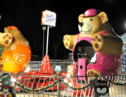 Metroplex holiday displays light up December nights