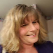 Lisa Traughber's Instagram, Twitter & Facebook