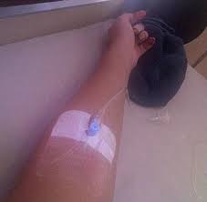 صوره ريهانا وهى فى المستشفى تثير الجدل عل تويتر Bodazanklawi