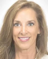 HGTV 'Beach Hunters' features Levin Rinke Realtor Lisa Renfroe