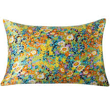 4.4 out of 5 stars 46. 11 Best Silk Pillowcases For Hair Skin In 2020 Teen Vogue