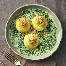 Kartoffelknodel Mit Spinat Kase Sosse Rezept Spinat Kartoffelknodel Rezept Vegetarische Ernahrung