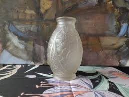Vendu Vase En Verre Moule Presse Joma Fabrication Francaise C Etait Une Fabrique De Montreuil Vase Verre Art Deco Art Decoratif