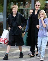 Angelina Jolie Went Christmas Shopping At The Grove With Knox Vivienne Shiloh Celebrity Kids Fashion Shiloh Jolie Angelina Jolie ^ as of august 2020, the divorce process is still ongoing as jolie requested a new judge. angelina jolie went christmas shopping