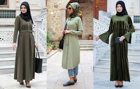 İşte yeşili kıyafetlerinizde doğru kullanmanın yolları. Tesetturlu Kadinlar Icin Yesil Kombinler Resim 1