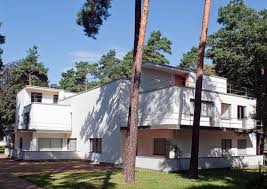 Vergleichen sie 375 holzhäuser mit grundriss & preis! 100 Jahre Bauhaus In 2019 Bauen Mit Dem Bauhausstil Holzbauwelt