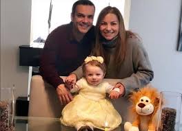 Su compañero edward porras, de la sección del 'ojo de la noche', inició su informe preguntándole al periodista si era cierto que estaba cumpliendo 53 años. La Vida Desconocida Familia Y Pareja De Juan Diego Alvira