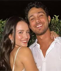 Olivia Newton John e John Travolta na estreia de 'Grease', 1978.✨️📸🎬🎞