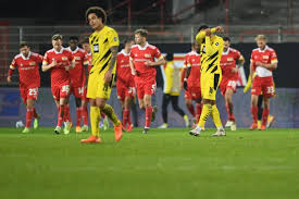 Sigue el partido entre borussia dortmund y union berlin en directo. Dortmund Unterliegt Bei Trimmel Club Union Berlin Mit 1 2 1 Bundesliga Derstandard De Sport