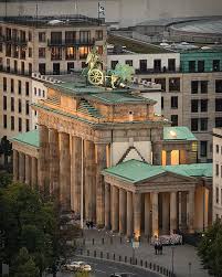 Brandenburger Tor In 2020 Berlin City Beautiful Landscapes Berlin