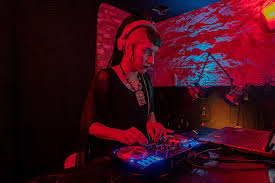 Find groups in bloomington, usa that host online or in person events and meet people in your local community who share your interests. Djs Convergence 26 Louisville Ky