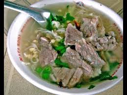 Seperti soto triwindu di solo yang terkenal karena gurih sedap kuah kaldunya. Cara Membuat Soto Daging Bening Youtube