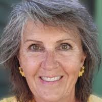 Leslie Newbury's Instagram, Twitter & Facebook