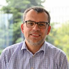 Na letošní vítězství se ale musel nadřít a zřejmě by jej nedosáhl, kdyby erik cais nehavaroval na poslední rychlostní zkoušce. Fellow Dr Rer Soc Erik Meyer Cais Nrw