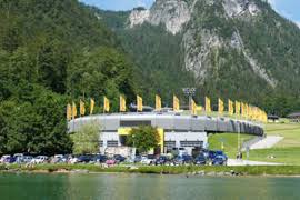 Apr 16, 2014 · bobbahn führungen königssee kunsteisbahn osterferien schönau am königssee sepp mein name ist sepp wurm und ich arbeite seit sommer 2010 im tourismus marketing. Taking A Summer Taxi Ride On The Konigssee Bobsleigh Track Flyctory Com