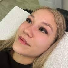 Courtney Labelle's Instagram, Twitter & Facebook