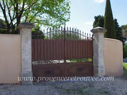 Piliers En Pierre De Taille Portail D Entree Fer Forge Portail Portail En Fer Portail Exterieur