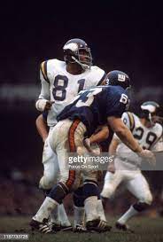 Carl Eller Of The Minnesota Vikings Fights Off The Block Of Doug Van Horn Of The New York Giants During An Minnesota Vikings Minnesota Vikings Football Vikings