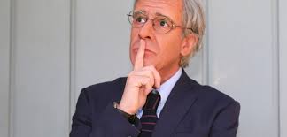 Así lucirá Stefan Kramer como José Piñera en “Kamaleón”