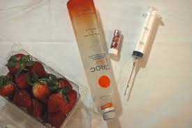 Peach Liqueur Infused Chocolate Covered Strawberries Essie Does Summer