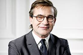 Carmen Puig's Instagram, Twitter & Facebook