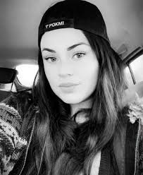 Bonjour à toutes et à tous ! 🌟 Je vous souhaite un excellent début de  semaine, plein d'énergie, de projets inspirants et de belles réussites. Que  chaque jour vous rapproche un peu