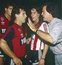 Formerly known as el coloso del parque (the colossus of the park), a name which is still popular used, it wasn't until december. Marcelo Bielsa La Genesis De Una Locura Por El Futbol Alex Couto