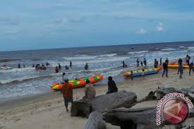 Dapatkan informasi terkait rute menuju pantai ujung pandaran, harga tiket masuk dan ulasan dari para pengunjung disini. Pantai Ujung Pandaran Akan Dilengkapi Dermaga Wisata Antara News Kalimantan Tengah Berita Terkini Kalimantan Tengah