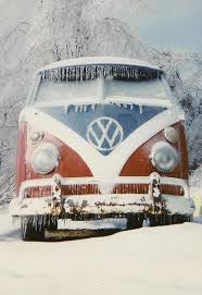Vw Split Window Bus In The Snow Volkswagen Vw Bus Vintage Vw Bus