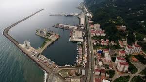 Maden rezervleri bulmak ve/veya mevcut madenleri geliştirmek amacıyla yılda 100 bin metreden fazla sondaj çalışmaları yapan cengiz holding, yurt dışında da yeni madenler satın almak ve ortaklıklar geliştirmek amacıyla çalışmalarını sürdürüyor. 1 3 Milyarlik Dev Ihale Yabanci Ya Gitmedi Cengiz Holding Yine Kazandi Habermotto