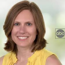 Construction crews work to repair crack in Sand Key condo concrete pillar:  CPD