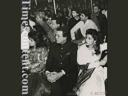 Dimple left bollywood to raise her two children as she wanted to raise her kids and. Twinkle Khanna With Parents Rajesh Khanna And Dimple Kapadia