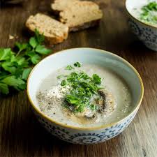Some soups can be surpisngly high in calories and salt, but these healthy options are all under 300 calories per serving and some are much less and under 100 calories! 10 Low Calorie Soup Recipes Healthy Soup Recipes To Lose Weight