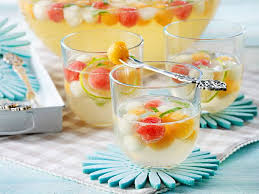 Melonenbowle Mit Prosecco Und Minzlikor Rezept In 2020 Melonen Bowle Melonenbowle Bowle