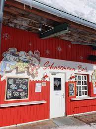 It is also the first official winter olympic mascot. Schneemann Nassfeld Fast Food Restaurant 550 Photos Facebook