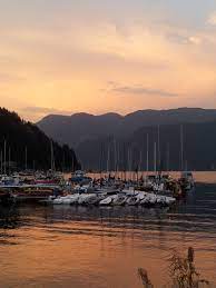 Sunset In Deep Cove North Vancouver Bc I Love How The Lighting Was Captured In This Photo I Don T Know How I Did It S North Vancouver Favorite Places Photo