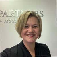 Kelly Timms's Instagram, Twitter & Facebook