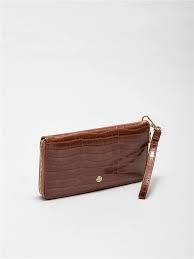 Bags Wallets Suitcases 10 Panosundaki Pin