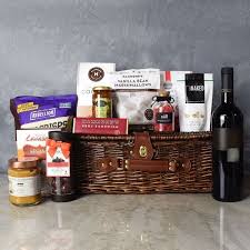 Gourmet Baskets Rhode Island In 2020 Corporate Gift Baskets Thank You Gift Baskets Wine Gift Baskets