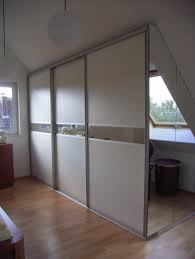Begehbarer kleiderschrank selber bauen anleitung. Tischler Zieglerdesign Massmobelbau Begehbare Kleiderschranke Auch Fur Kleine Raume