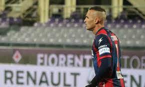 Check out his latest detailed stats including goals, assists, strengths & weaknesses and match ratings. Calcio Continua La Storia D Amore Tra Il Crotone E Capitan Cordaz Il Portierone Ha Rinnovato Fino A Giugno 2022 Giornale Di Calabria