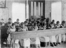 Es handelte sich um internatartige schulen, die ausschließlich von kindern der kanadischen ureinwohner, also der first nations, der inuit und der métis, besucht wurden. Records Of Residential School Abuse Can Be Destroyed Canadian Supreme Court Rules Smart News Smithsonian Magazine