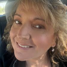 Looking for free school supplies to kick off the new school year? 🎒📚 From  free backpacks and haircuts to ice cream socials and resource fairs,  Cincinnati families have 20+ back-to-school giveaways to