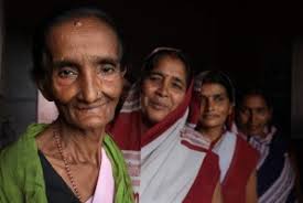 Long-term outcomes and prognostic factors in elderly patients with breast  cancer: single-institutional experience