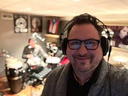 Dennis Guevara (@DGche)