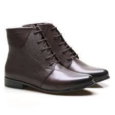 Bota Cano Curto Em Couro Microfuro Com Recortes Iod S Vi4400 49cafe 37 Tipos De Sapatos Botas E Coturno Iodscalvest