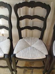 Commencez avec un papier abrasif à gros grains afin d'enlever toutes les. Peindre Chaise En Bois Et Paille Gamboahinestrosa